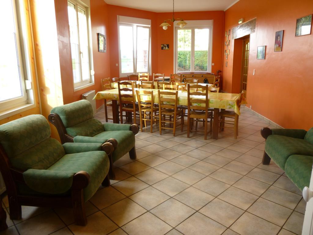 Family Delcour Acomodação com café da manhã Mailly-Maillet Exterior foto